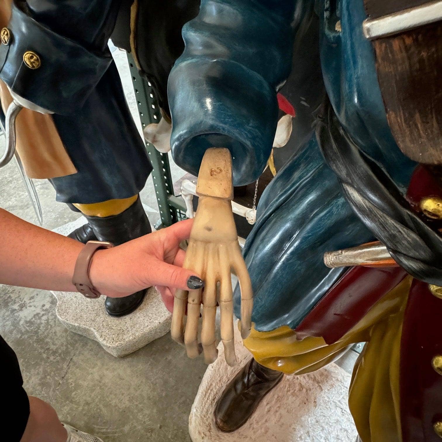 LM Treasures - Wholesale Decorative Figurine - Pirate Skeleton With Monkey Life Size Statue9