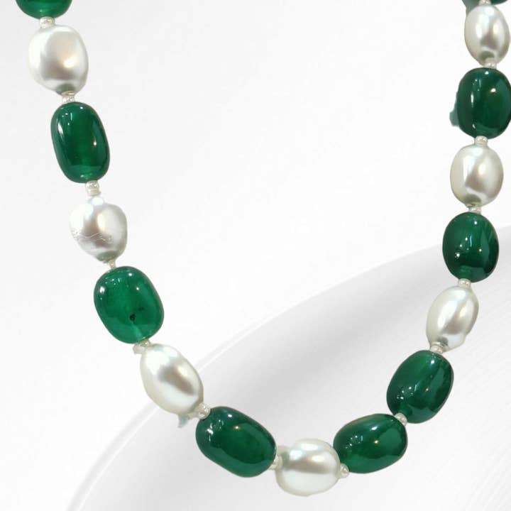 Collier, pierres précieuses et perles, bijoux tendance pour cadeau pour la vente par Nanda Gems