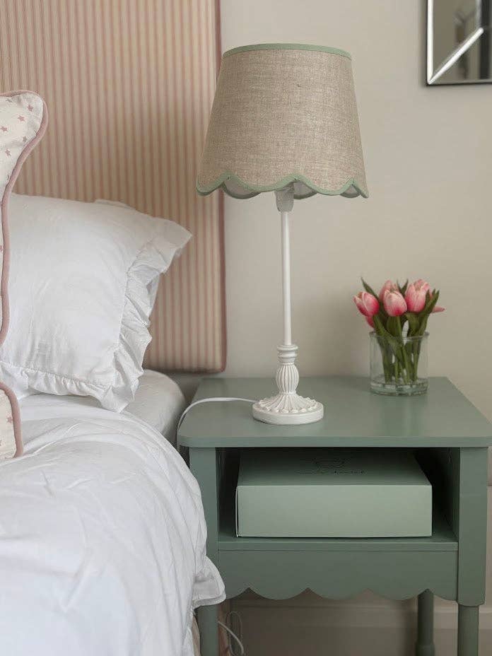 LNH EDIT - Wholesale Lamp Shade - Scallop linen green trim Lampshade4