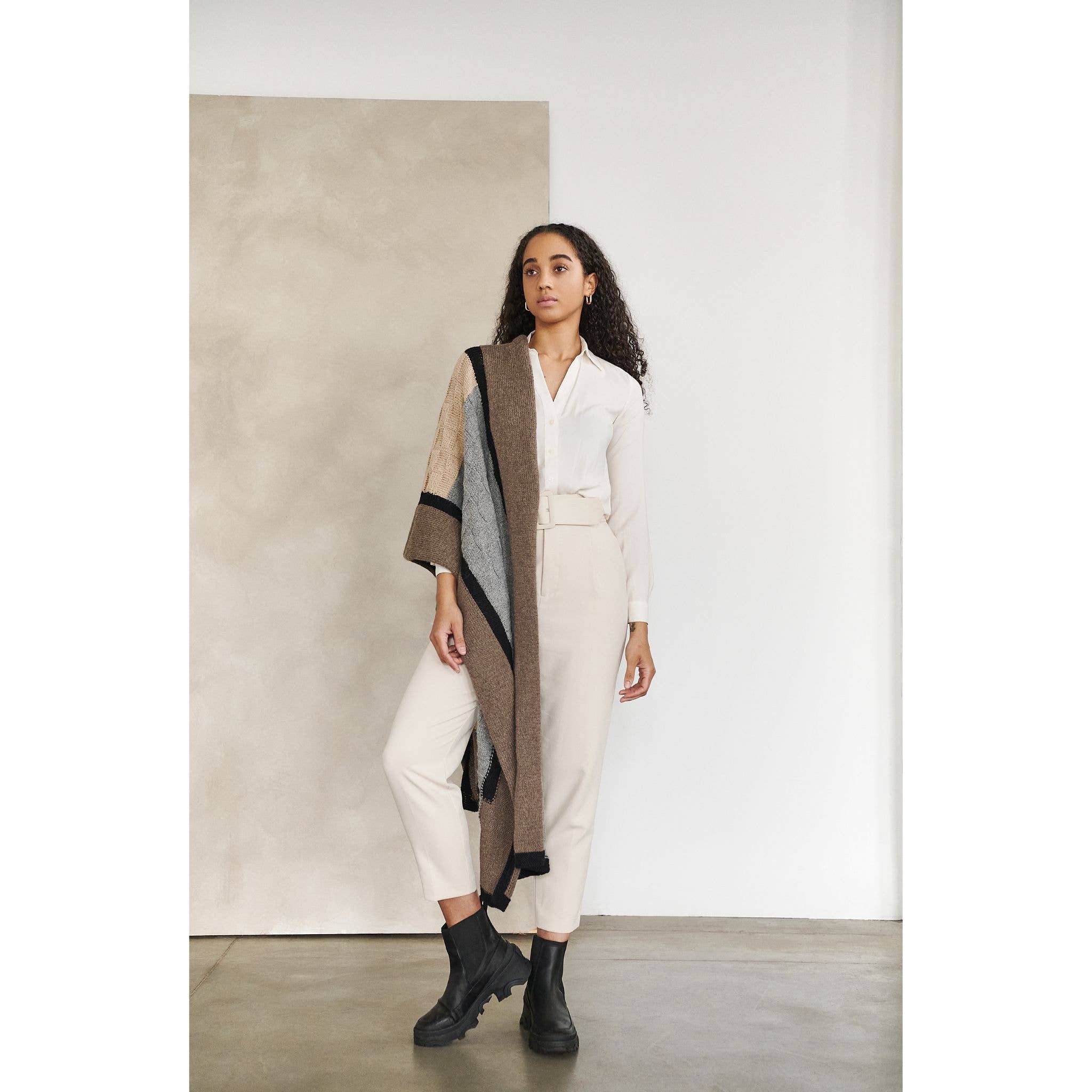 Variously – wholesale Throw blanket – Muhu Hand Knitted Peruvian Alpaca Blanket / Blanket Scarf5