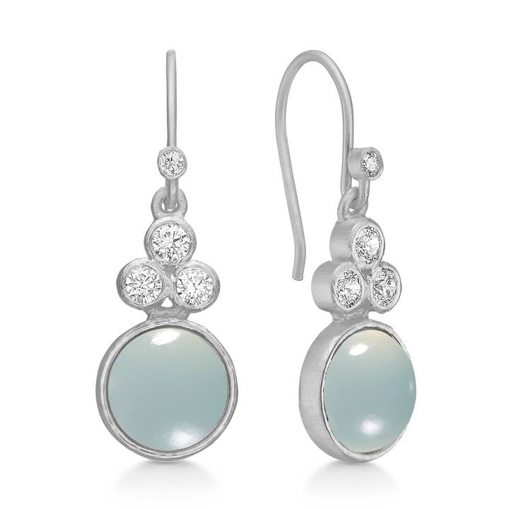 Clara Ohrring mit Aqua-Chalcedon für den Großhandel von Lisberg Jewellery