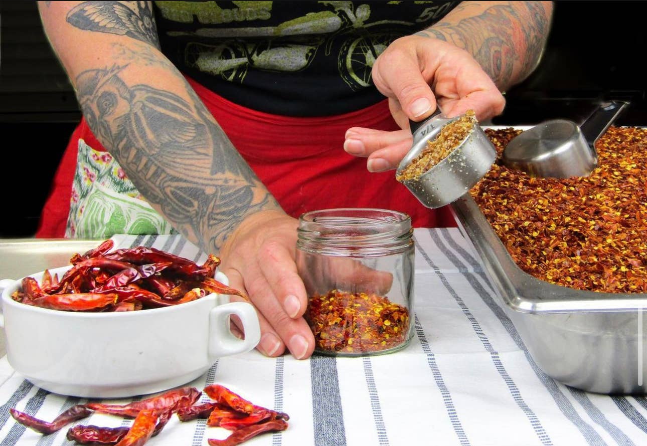 Chili Royale - Wholesale Sauce - Chili Royale Sichuan Sizzle Hot Chili Crisp Oil 9oz.5