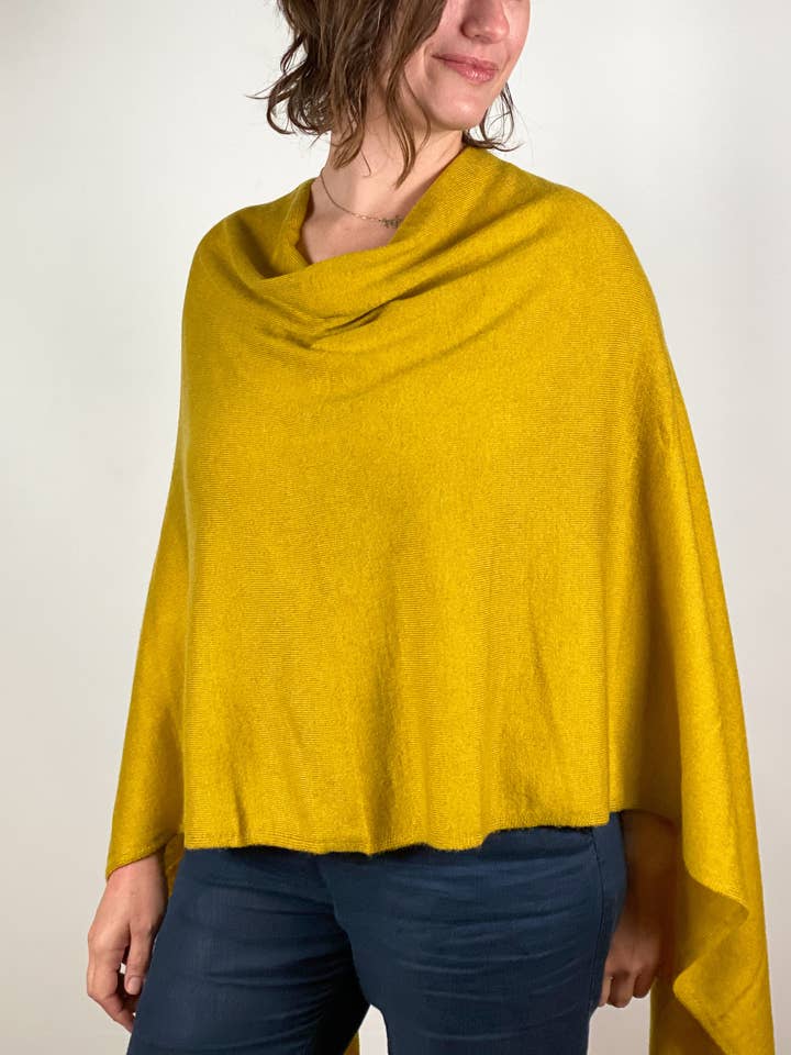 Dolma – Poncho - Mulher por atacado – Poncho de caxemira Lotta Amarelo3