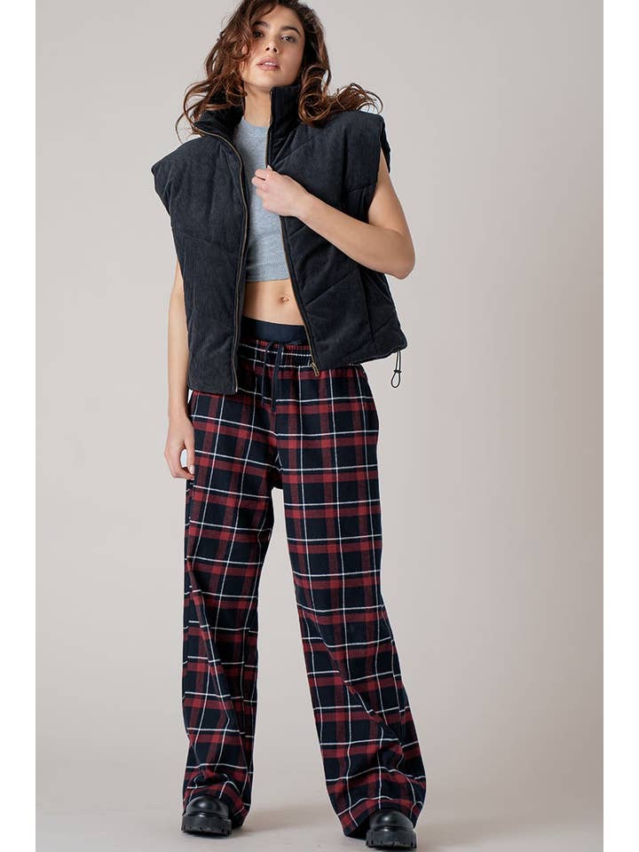 Urban Daizy - Wholesale Outerwear Vest - Women's - Sleeveless Corduroy Toggle Hem Puff Vest