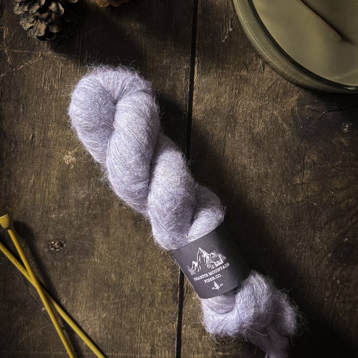 Ochtendmist - Sunapee Suri voor wholesale door Granite Mountain Fiber Co.