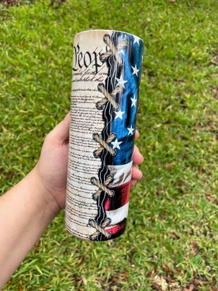 Gobelet We the People pour la vente par Blushed & Boozy