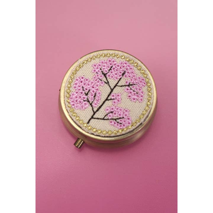 JOSSLYN by wall to wall - Vente Boîte/rangement à bijoux - ORGANISATEUR DE BIJOUX AVEC MIROIR ET BRODERIE FLORALE | 40P572