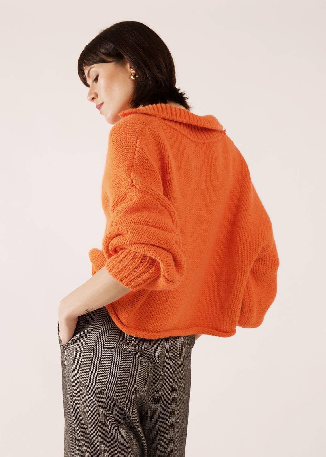 JULIA PARIS – wholesale Pullovertröja - Dam – Stickad tröja i blandad ull med skjortkrage10