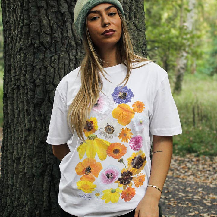 T-shirt Fleurs Sauvages Pressées (Unisexe) pour la vente par VO