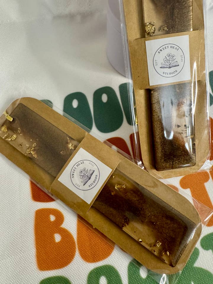 Marcapáginas de Resina con Copos de Bronce y Oro para venta al por mayor de Sweet Heat Studios