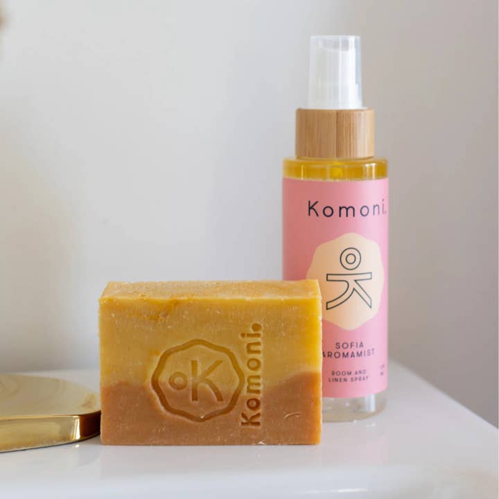Komoni Natural Wellness + BodyCare – wholesale Rums- och linnespray – SOFIA Aromist2