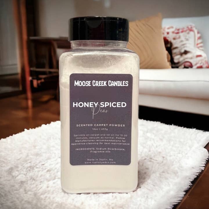 Honey Spiced Pear | Deodorante per tappeti da 16 once per la vendita all'ingrosso da parte di Moose Creek Candles