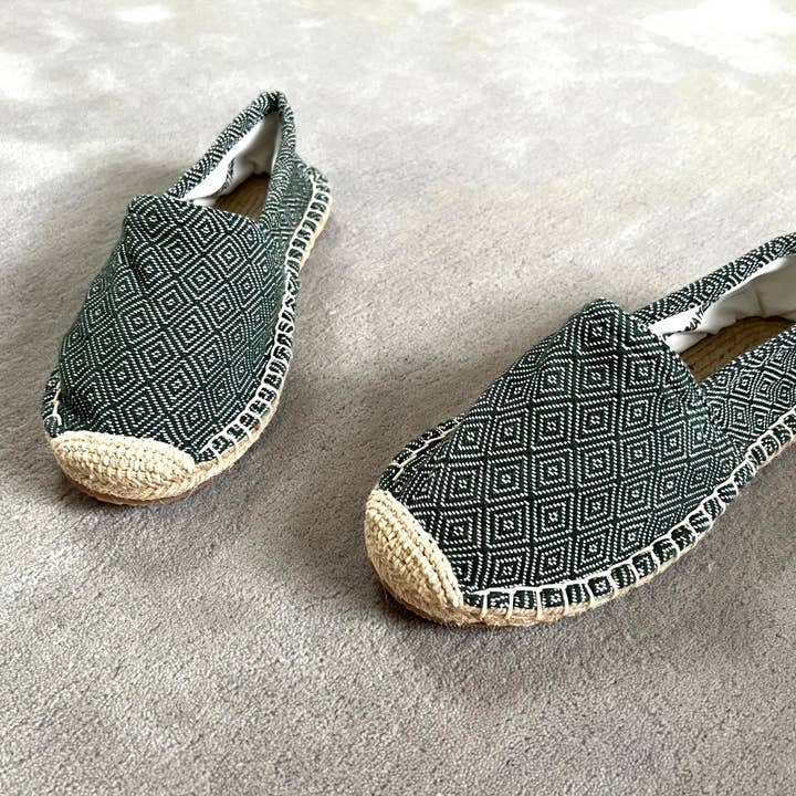 Krama Heritage - Vente Ballerines – femme - Les espadrilles Diamond Vert Forêt dans leur grand écrin naturel en feuille de palmier12