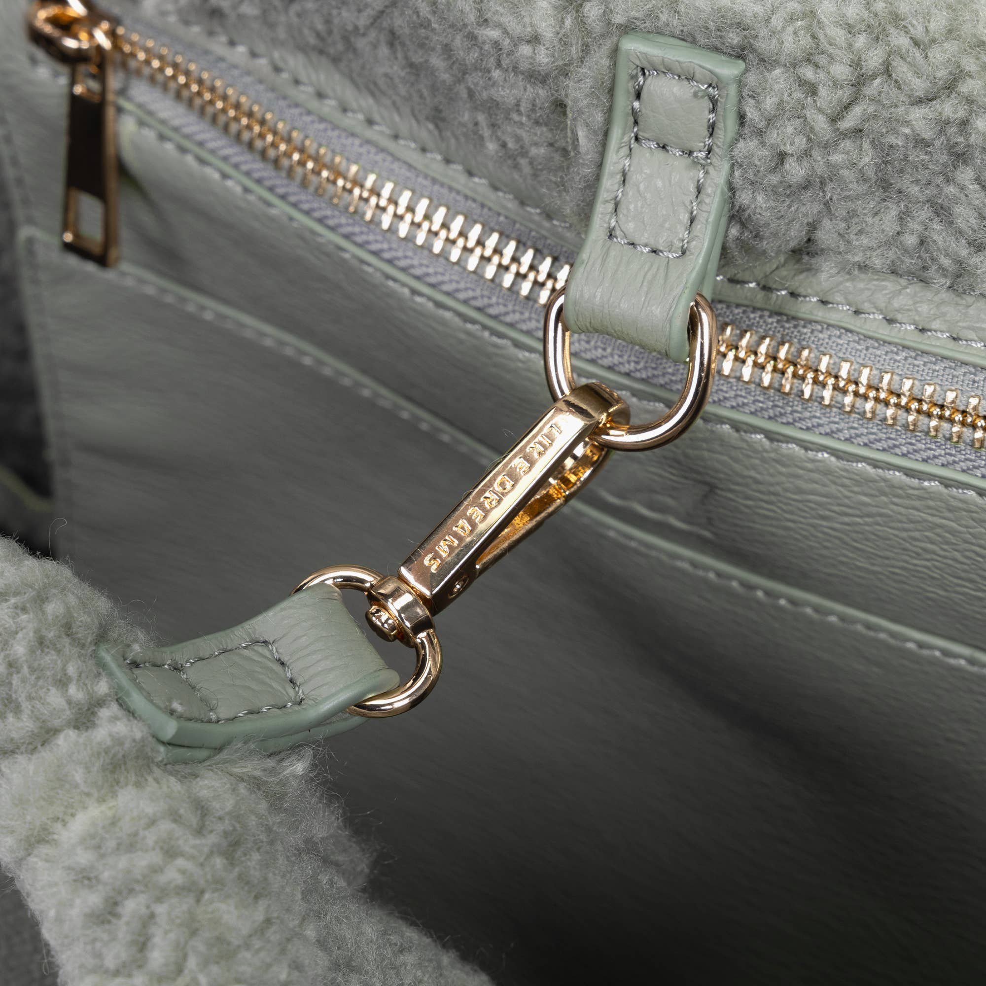 Like Dreams – wholesale Tote bag – Women's – North Everyday Sherpa Tote – Cozy Christmas Carryall13