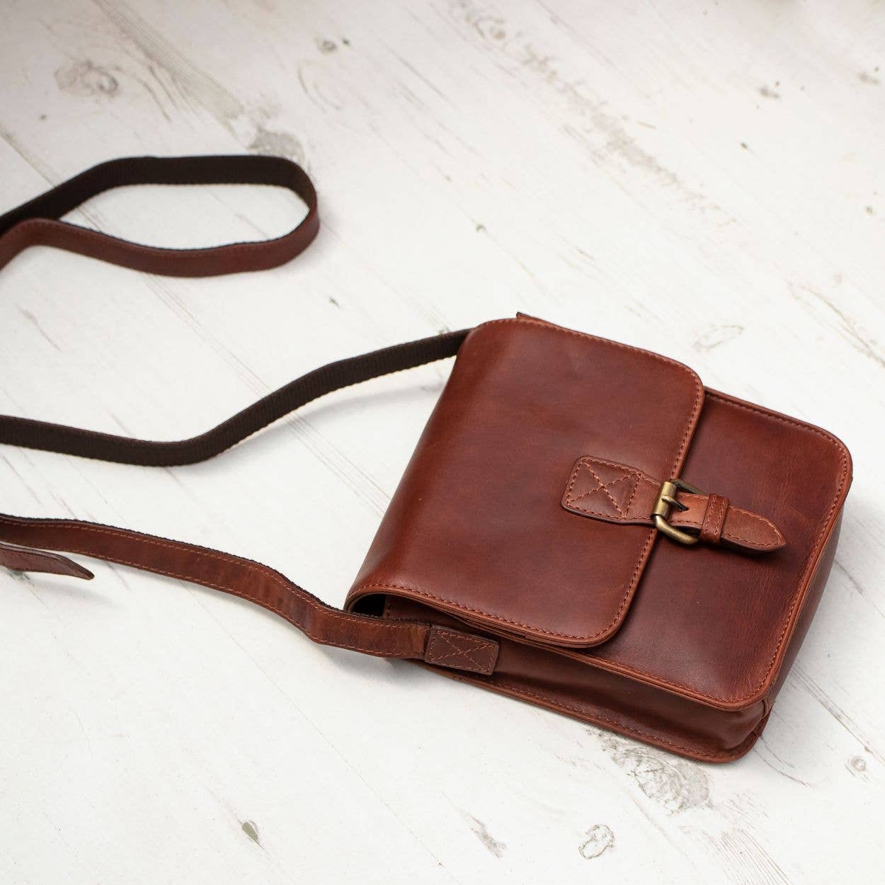 PRIMEHIDE - Wholesale Crossbody Bag - Women's - PRIMEHIDE Leather Crossbody Bag - 118859