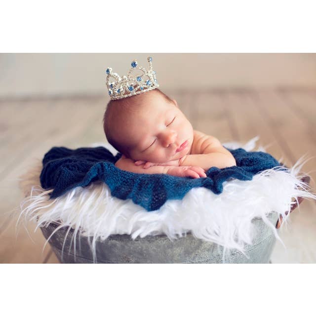 Tiara con forma de corona de diamantes de imitación azul claro para niños para venta al por mayor de The Daisy Baby LLC