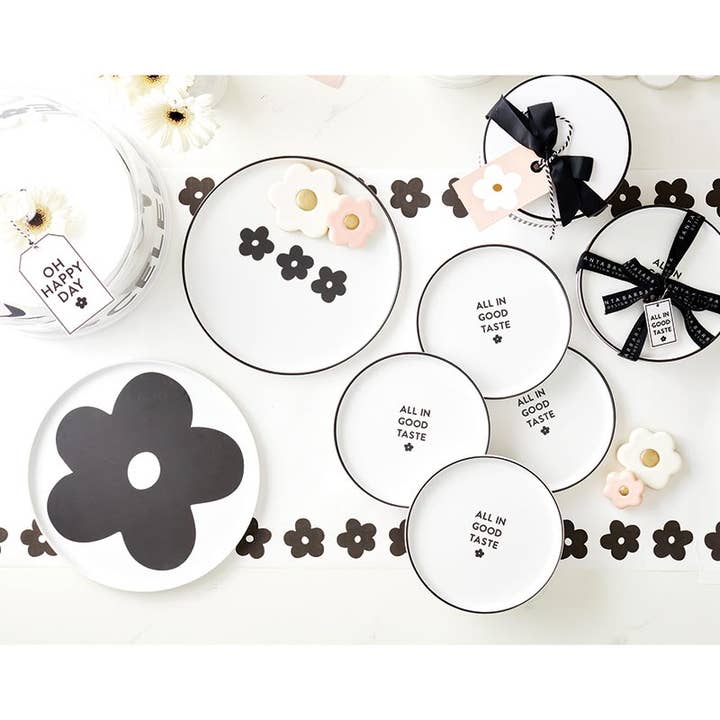 Santa Barbara Design Studio by Creative Brands - Wholesale Cake Stand - Acrylic Cake Dome - Celebrate - Large