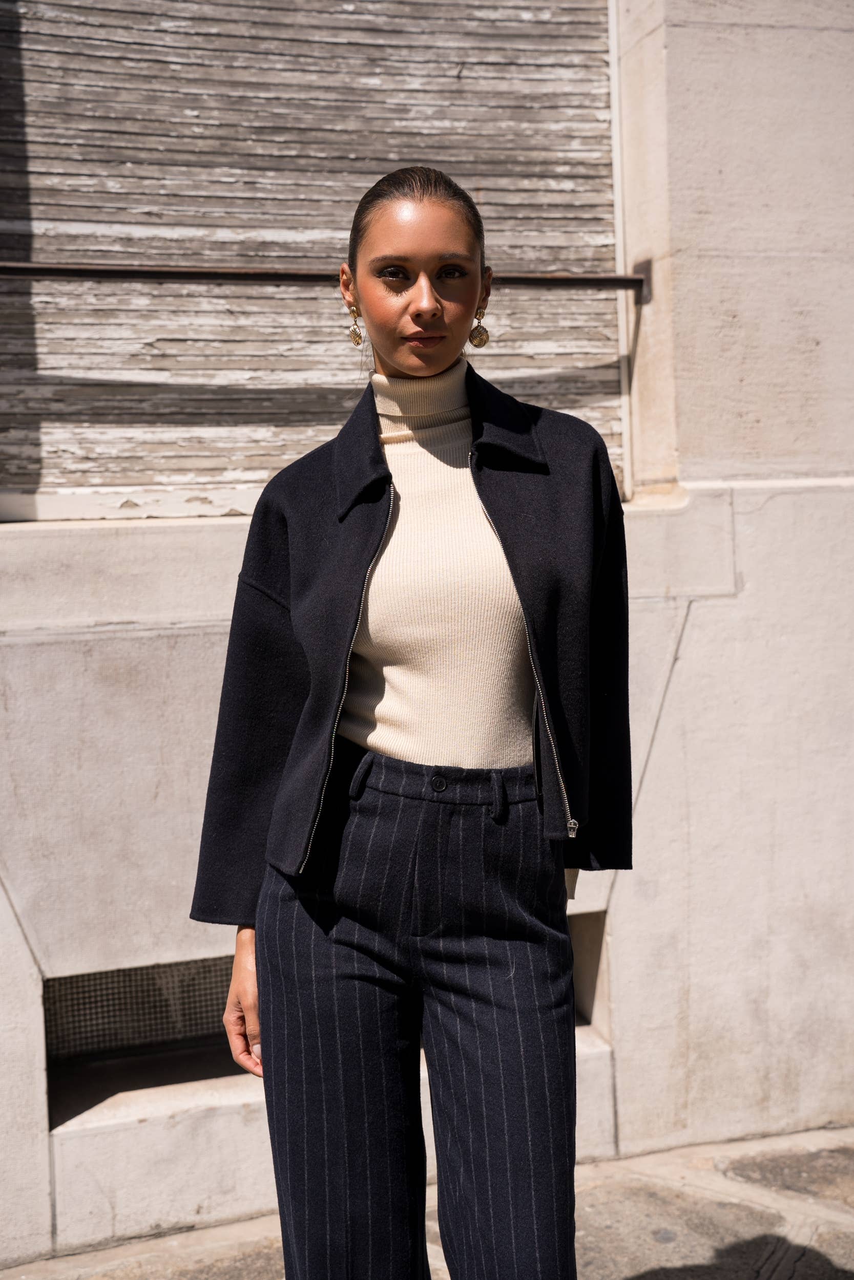 Attentif Paris - Wholesale Coat - Women's - Hand-sewn short coat in blended wool with zip closure31