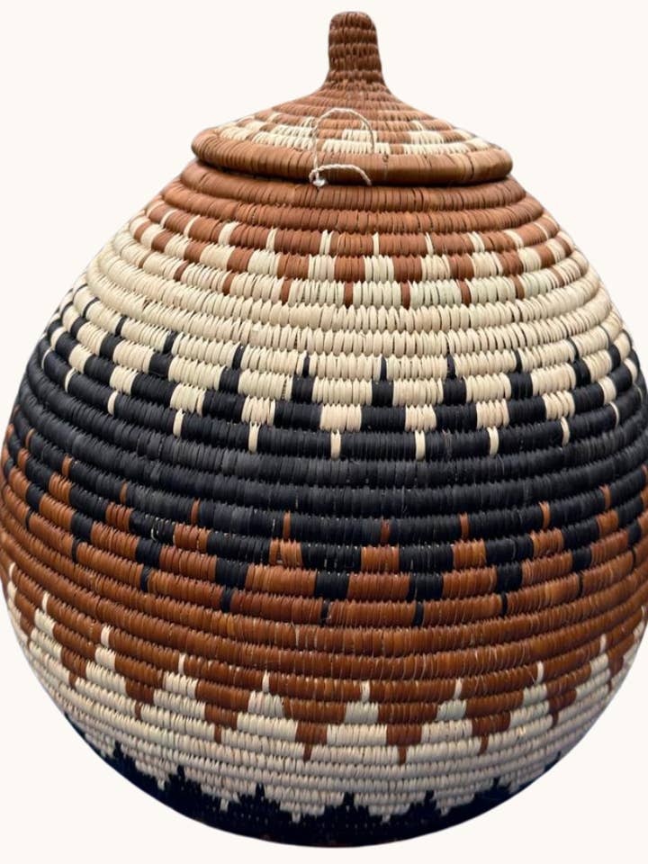 Medium Zulu Pot Basket with Lid for wholesale by Meekono