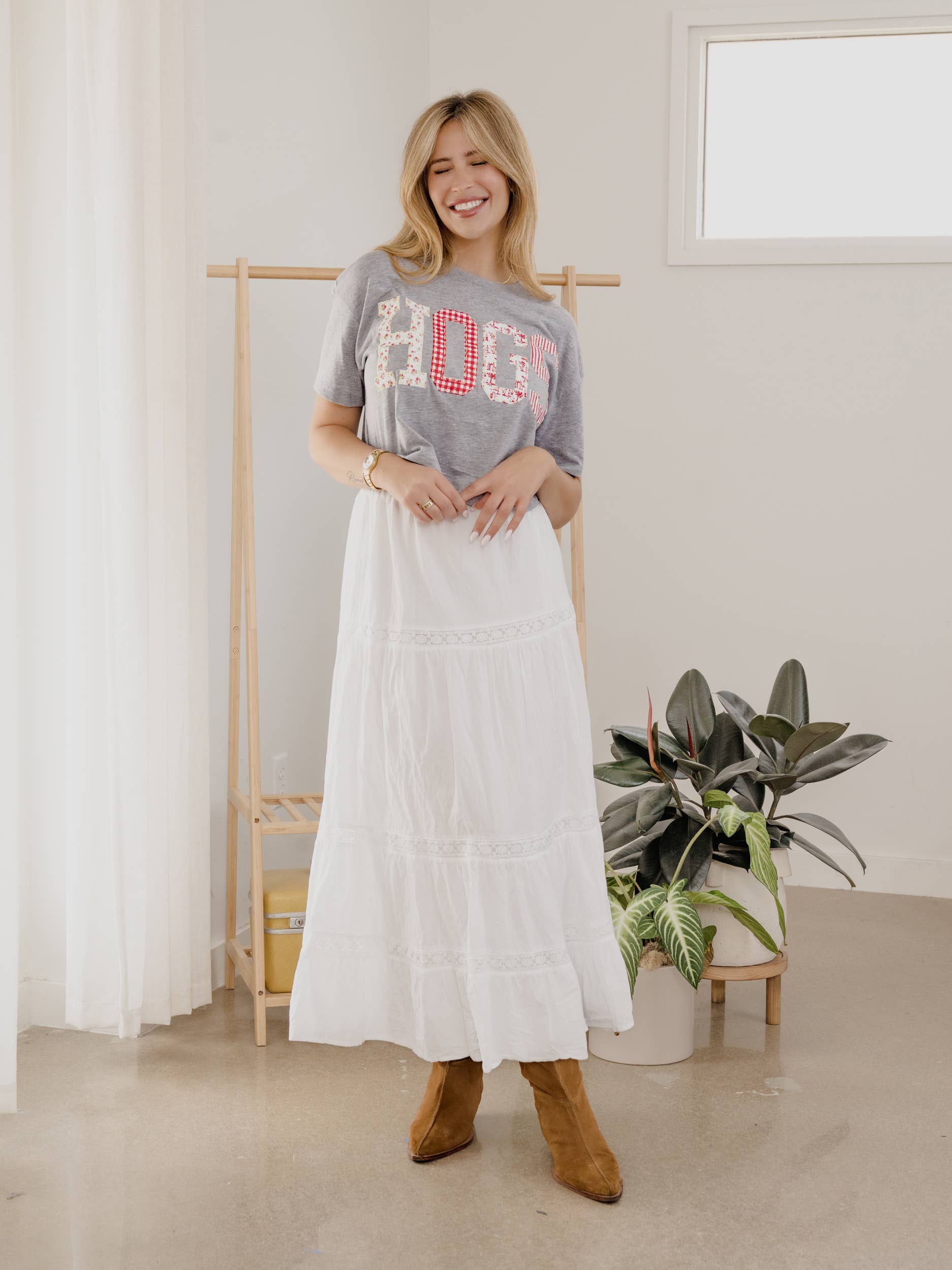 LivyLu - Wholesale Screen Printed T-Shirt - Women's - Arkansas Razorbacks Hogs Quilted Puff Ink Gray Cropped Tee2