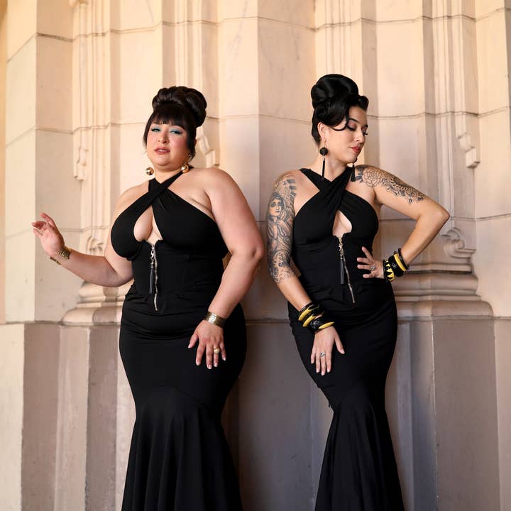 Vestige Visage Dress and other Purchase Wholesale comercio prendas vestir. Free Returns & Net 60 Terms on Faire trending on Faire.