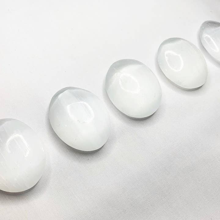 Selenite Palm Stone for wholesale by CRISTALLI E STELLE