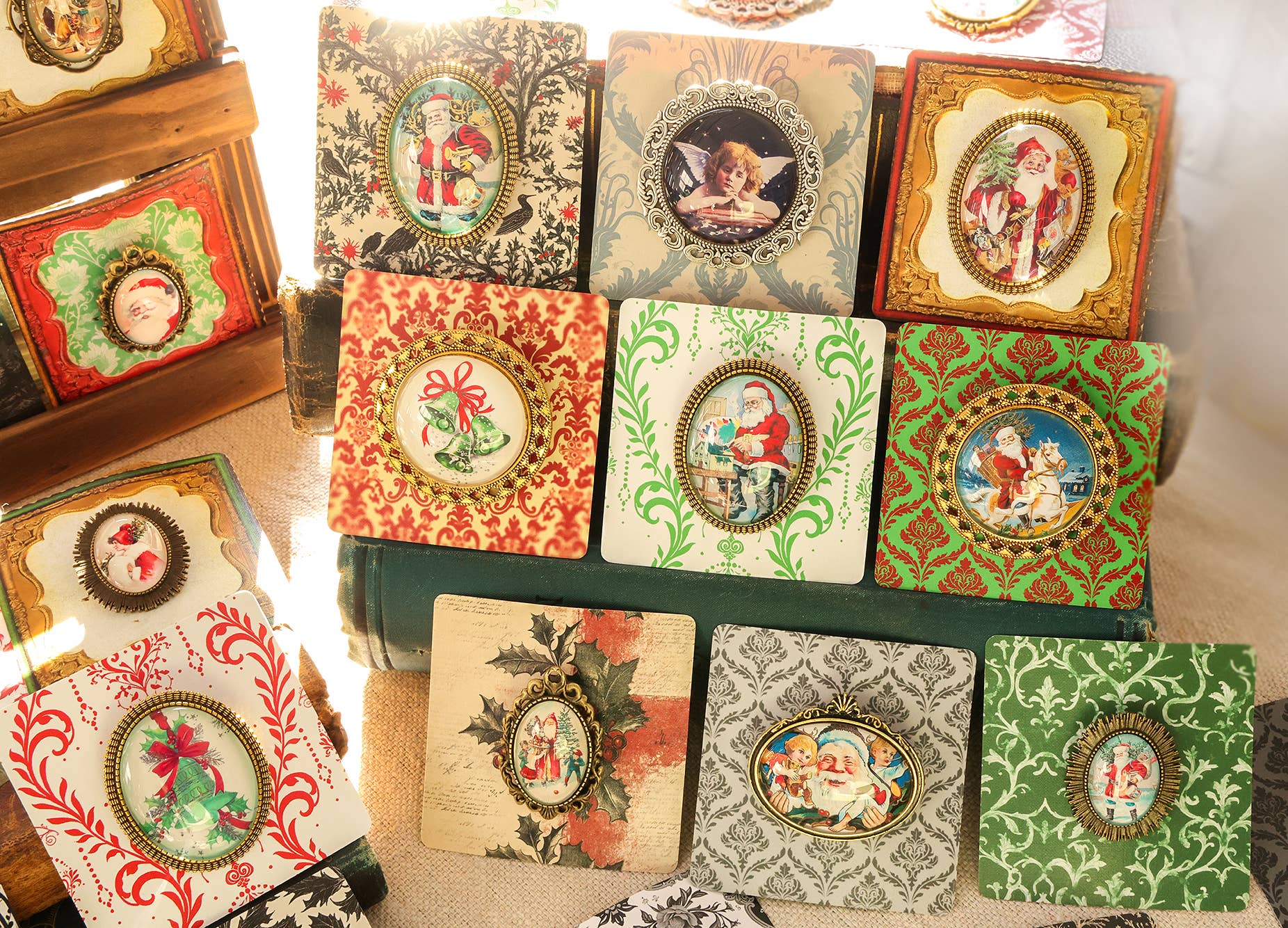 Asunder Bazaar - Wholesale Brooch - 20pc Vintage Christmas Brooches on Cards 1