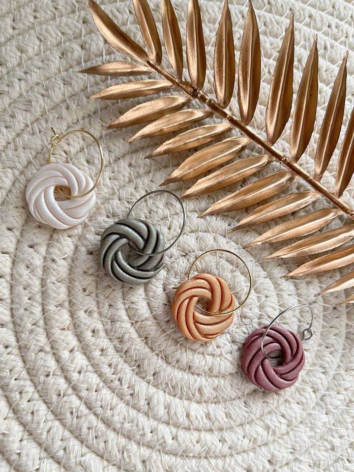 Créoles tissées pour la vente par Eden + Clay by Ana Denae