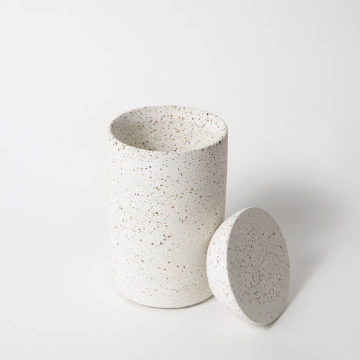 pretti.cool – Großhandel Wattestäbchen – Wattestäbchenhalter | Weißer Terrazzo