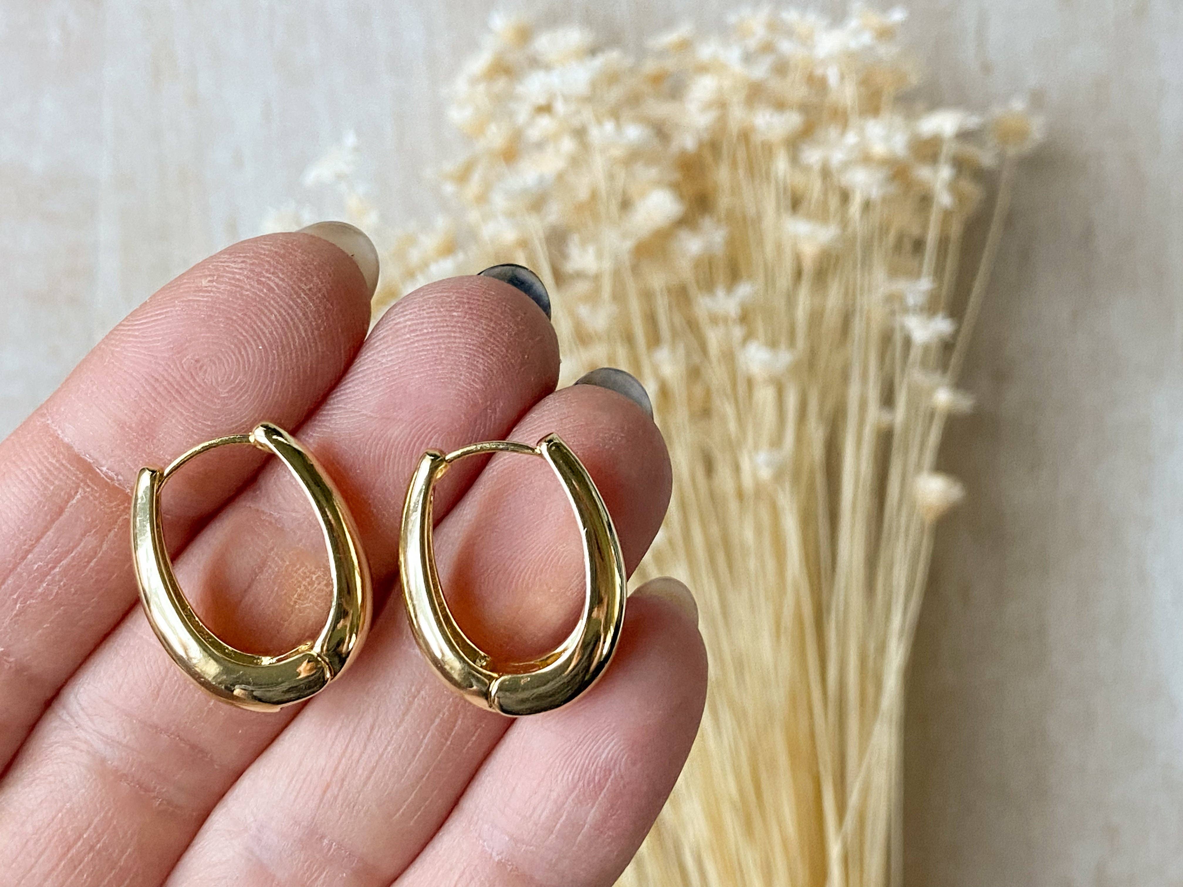 Agaveh girl - Wholesale Hoop Earrings - Nola Hoops3