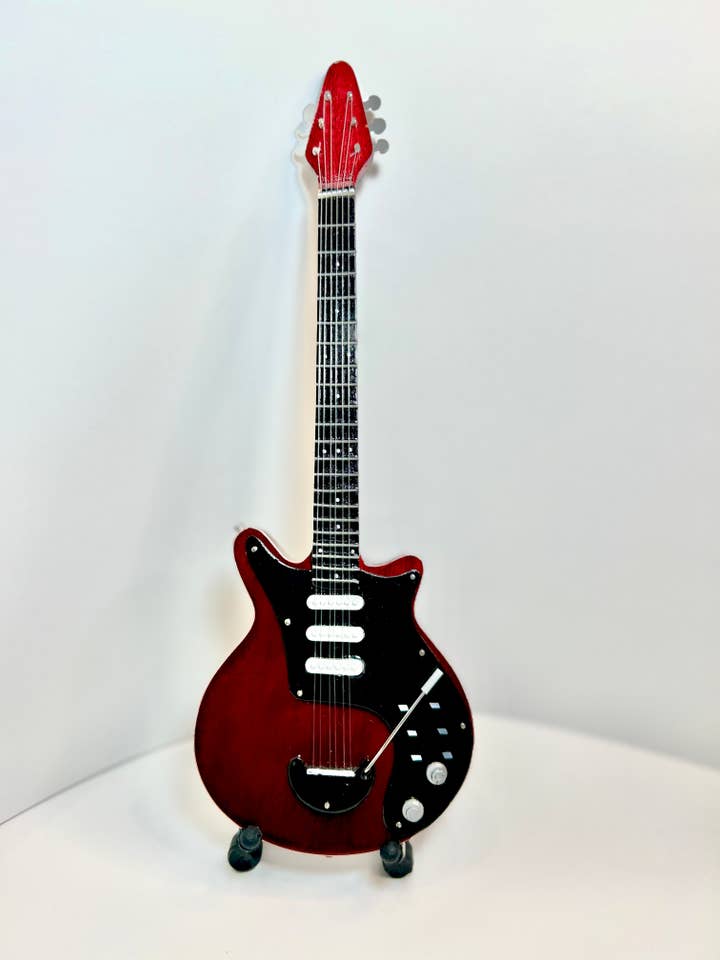 1:4 Scale Guitar - Type 18 for wholesale by Sweet Strings