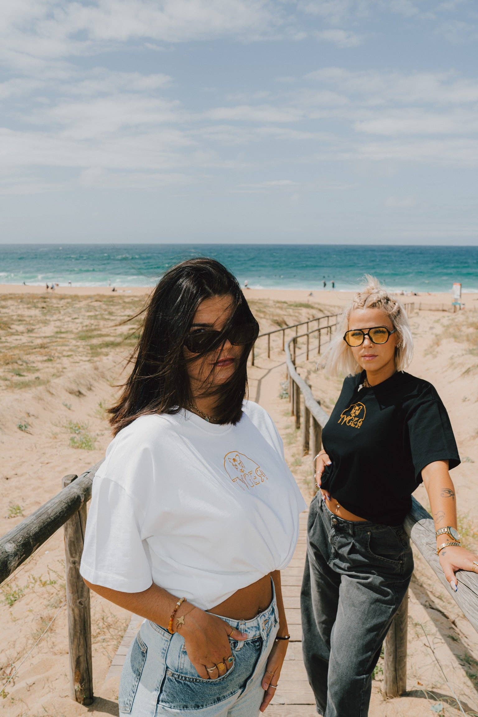 SVART Tyger essential svart t-shirt för wholesale på Faire1