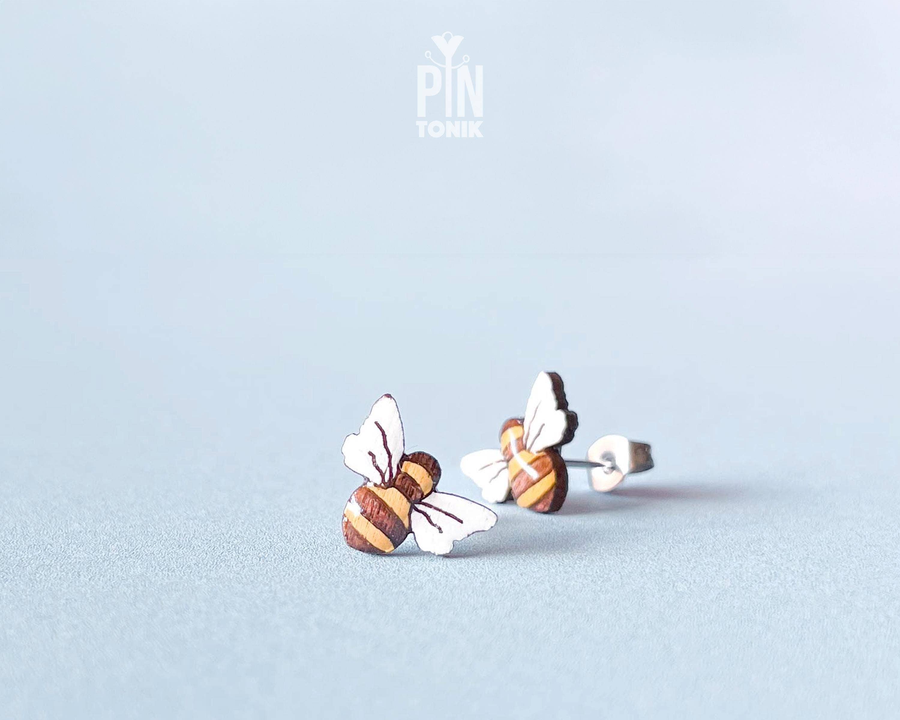 PinTonik – wholesale Stud/post earrings – Wooden Bumble Bee Stud Earrings - Whimsical Bug Jewelry1