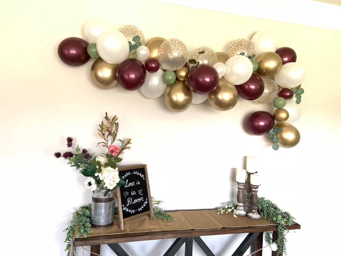 Hullaballoons - Vendita all'ingrosso Bandierine/Ghirlande - Ghirlanda di palloncini bordeaux ed eucalipto | Kit fai da te9