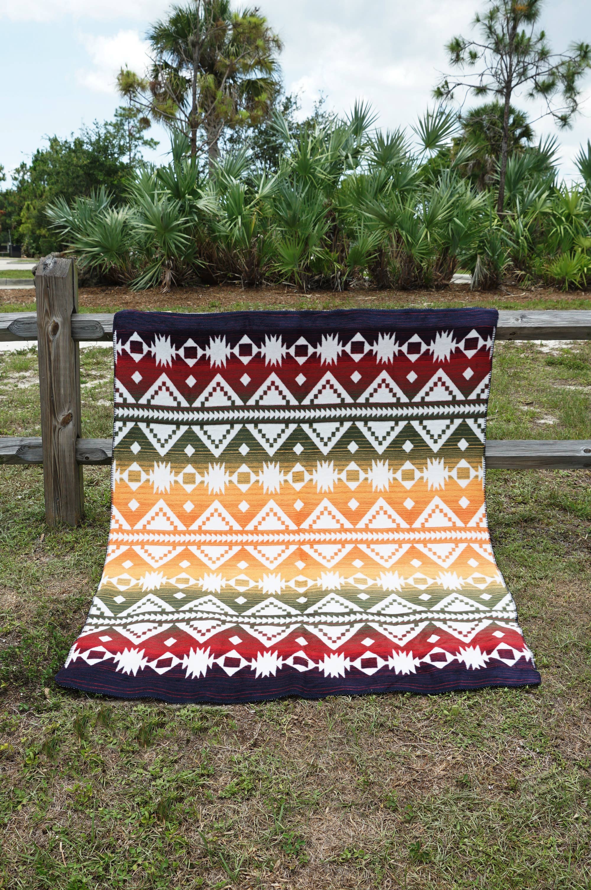 Earth Ragz - Wholesale Throw Blanket - TWIN REVERSIBLE JACQUARD BLANKET CERRITOS3