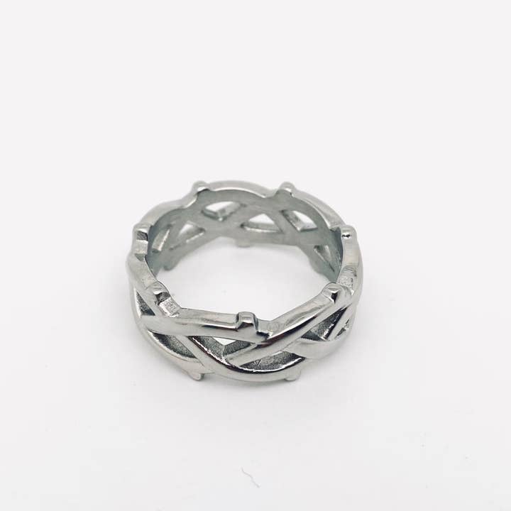 Mio Queena - Wholesale Cocktail/Statement Ring - Thorn-shaped Ring5