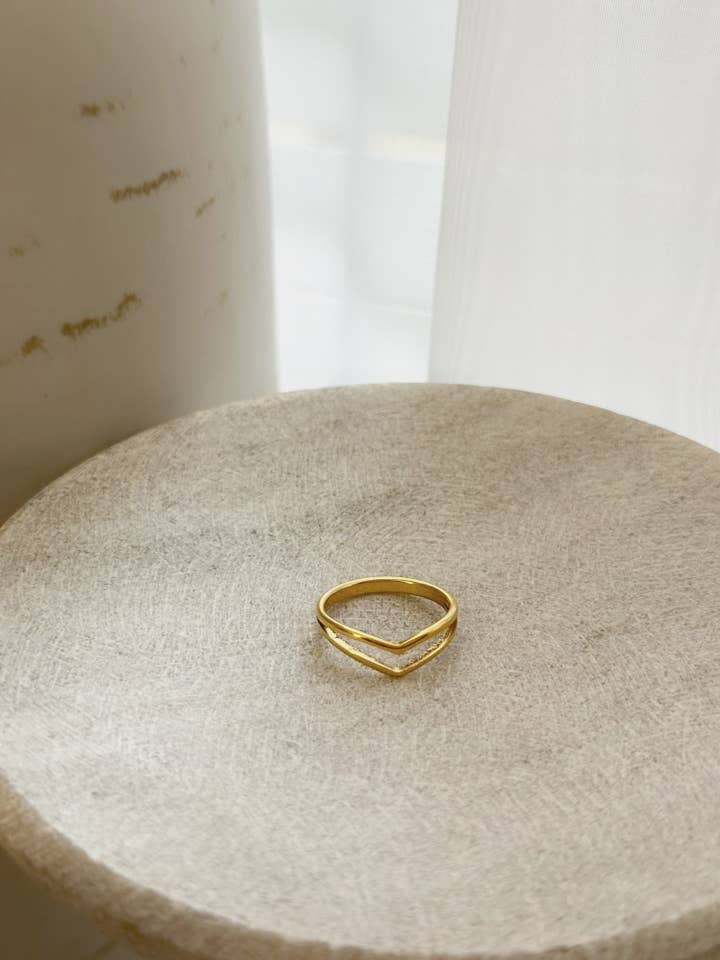 8441JR - Anello placcato oro Tiana per la vendita all'ingrosso da parte di Renee and Renae | Formerly The Katz Meow Creations