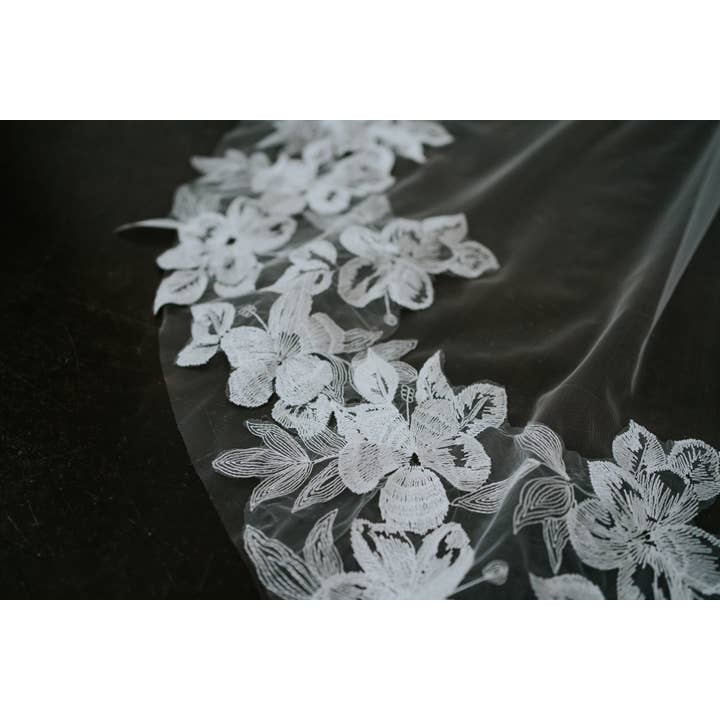 Brides and Belts - Wholesale Veil - Women's - Cathedral Length Handmade Lace Veil in Off-White2