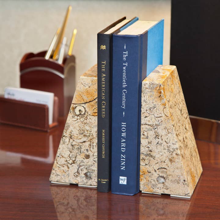 Serre-livres en pierre fossile de la collection Zeus pour la vente par Marble Crafter