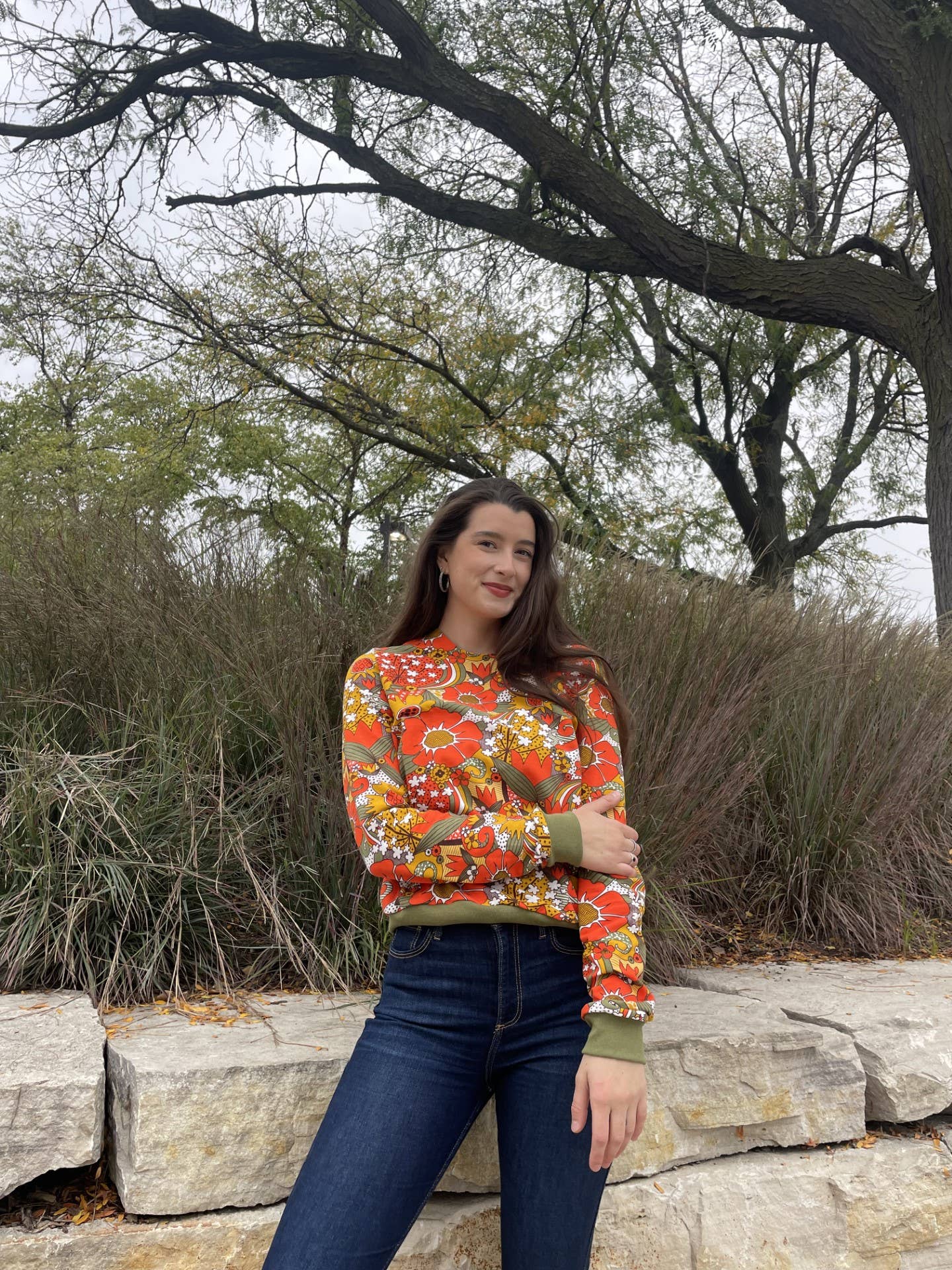 Blue Platypus - Vente Sweat-shirt – femme - Pull floral Groovy en orange et olive1