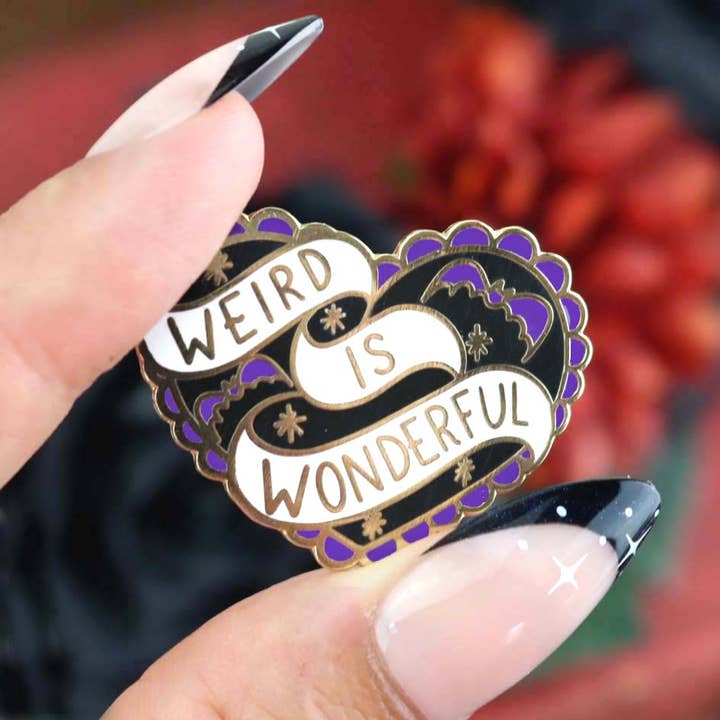 Jubly-Umph – wholesale Nål och knapp för kavajslag – Weird Is Wonderful Lapel Pin