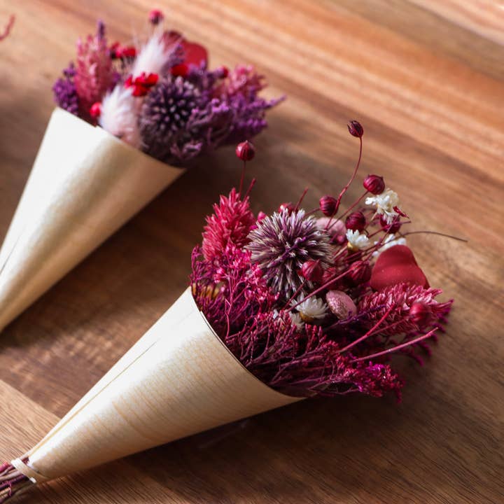 Central Market Flowers - Wholesale Dried/Pressed Flowers - Everlasting Pixie Mini-Bouquet - Valentine's Day