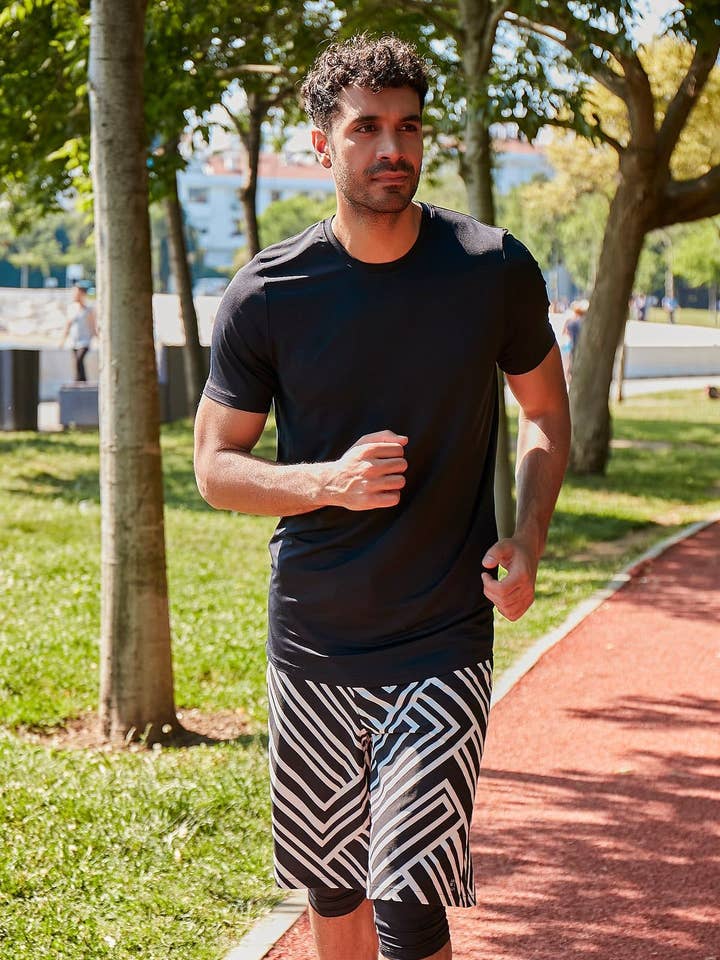 Lycra svarta badskjortor för män T2342 för wholesale av Marina Swimwear