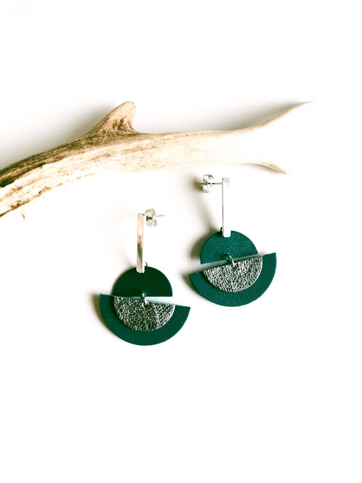 Earrings - LUNA - Leather and Stainless Steel - EMERAU GREEN for wholesale by De fil en vadrouille