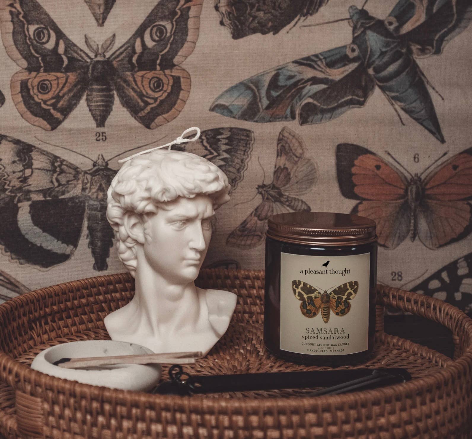 A Pleasant Thought - Venta al por mayor Velas en tarros - SASĀRA | SÁNDALO ESPECIADO | TARRO VELA2