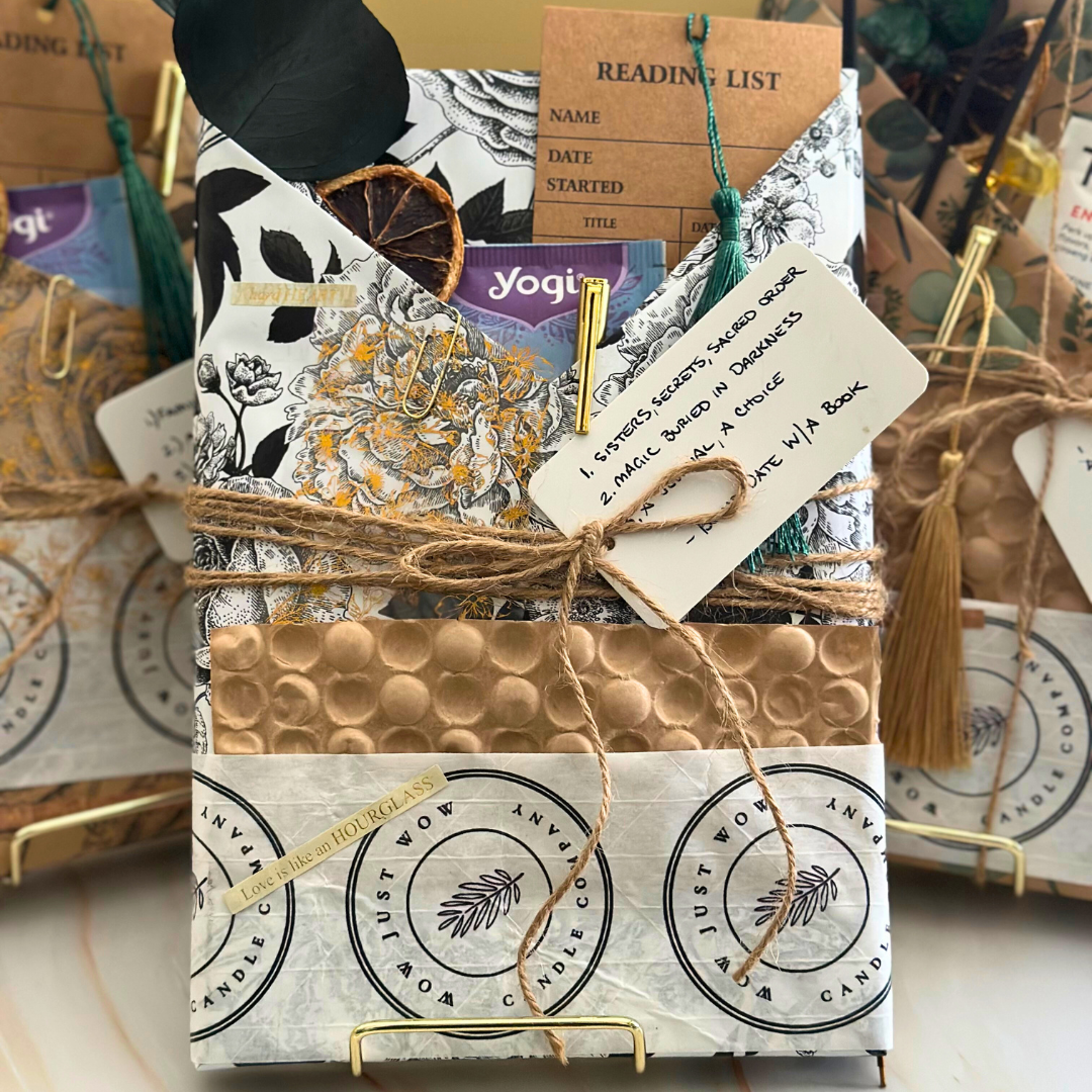 Wow Just Wow Candle Co - Vendita all'ingrosso Catalogo - Appuntamento al buio con un libro include nuovi romanzi e dolcetti.6