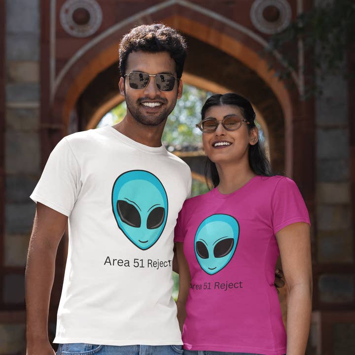 Rejet d'Area 51 – T-shirt graphique amusant avec extraterrestre unisexe pour la vente par Happythings76