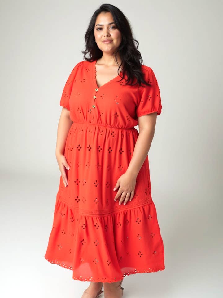 Vestito taglie forti con ricamo a occhiello rosso (C6568-RED) per la vendita all'ingrosso da parte di Pomme Rouge Paris