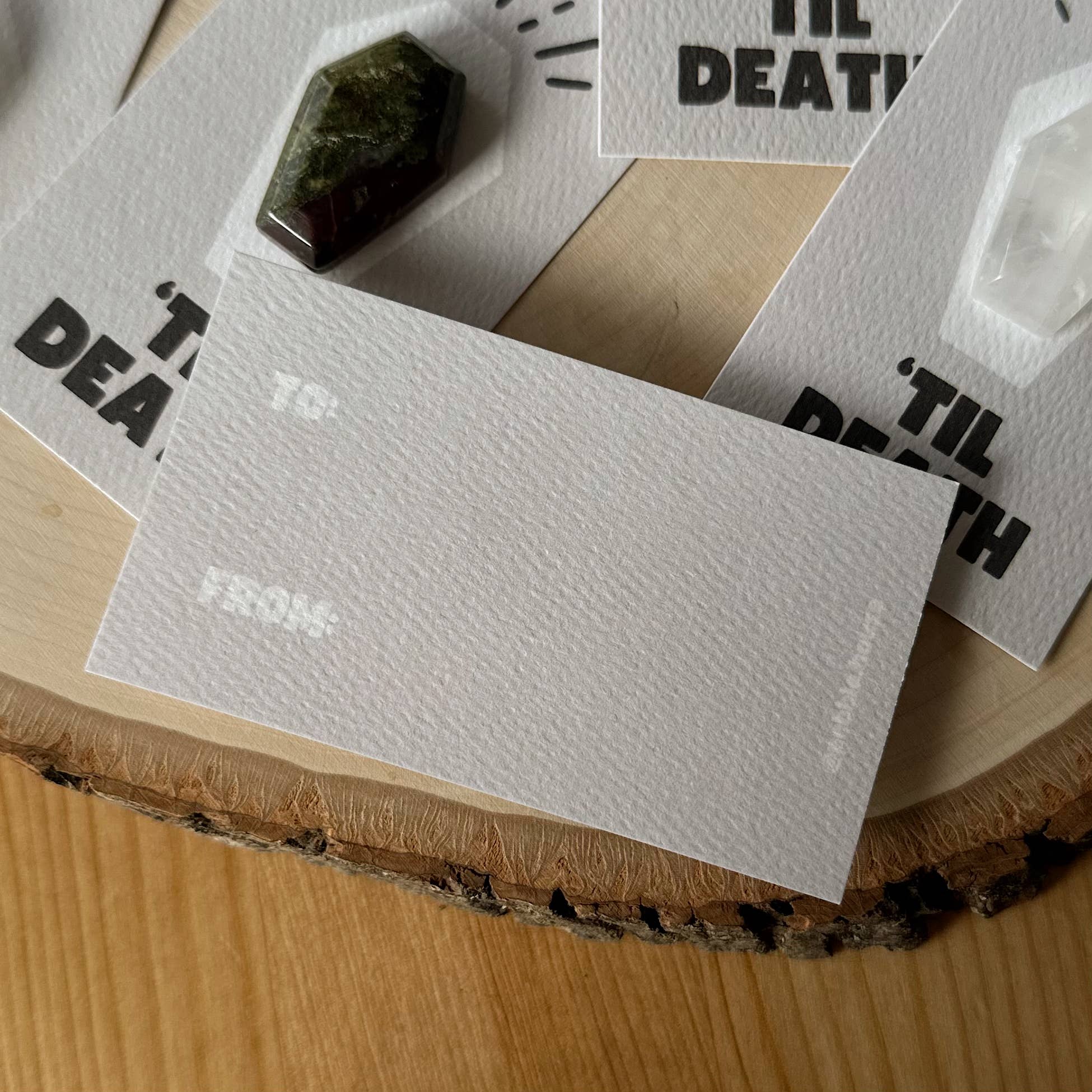 Pebble House – Engroshandel Spirituelle sten og krystaller – "Til Death" Kiste Mini Krystalkort - Krystaller & Sten2