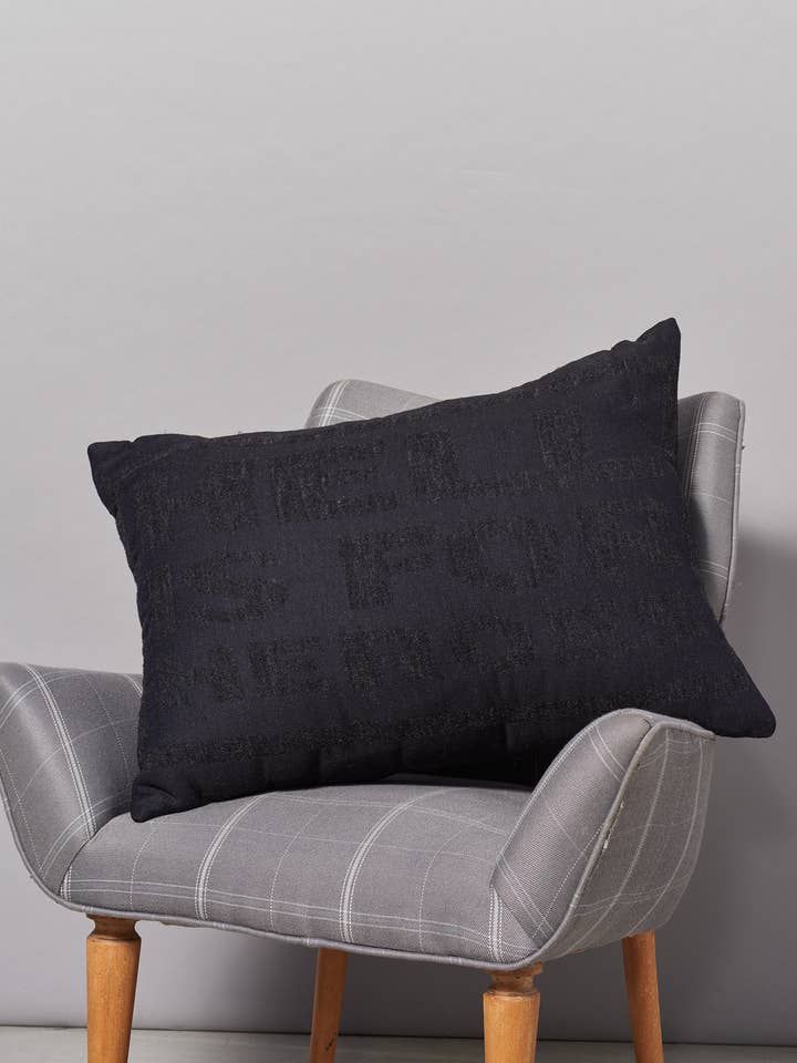 LOGO PILLOW per la vendita all'ingrosso da parte di HELL IS FOR HEROES